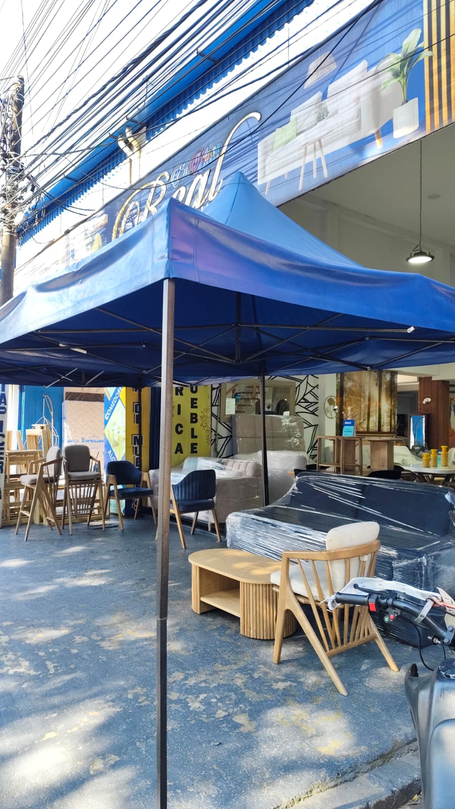 Sede Muebles Enkasa en la Avenida al Llano